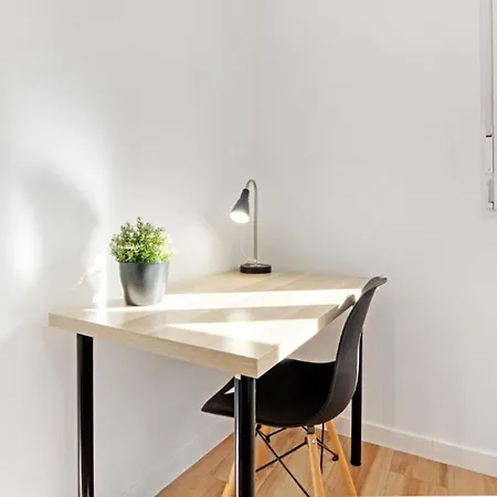 4 Y 2 Banos Apartment *