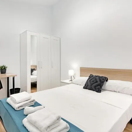 4 Y 2 Banos Apartment